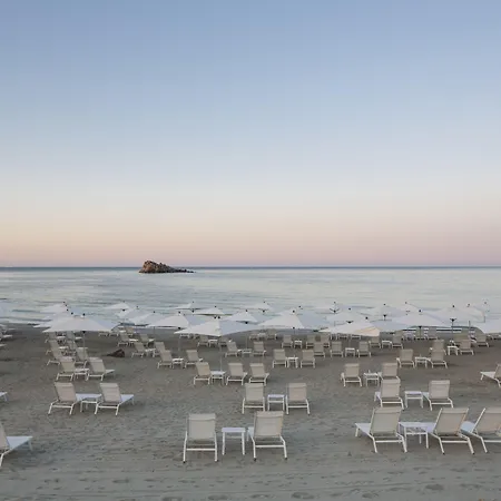 Отель Falkensteiner Capo Boi Вилласимиус