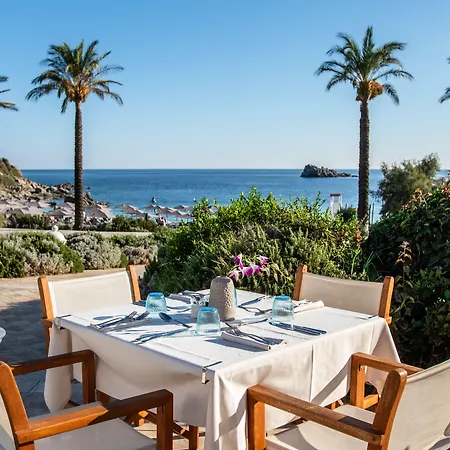 Отель Falkensteiner Capo Boi