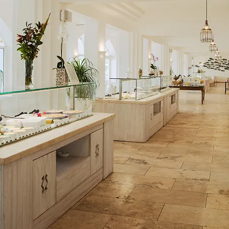 Hotel Falkensteiner Capo Boi 5*